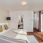 Seafront Ciovo Deluxe Dva 6 Beautiful Bedrooms Private Pools Sea Front - Sauna Villa *