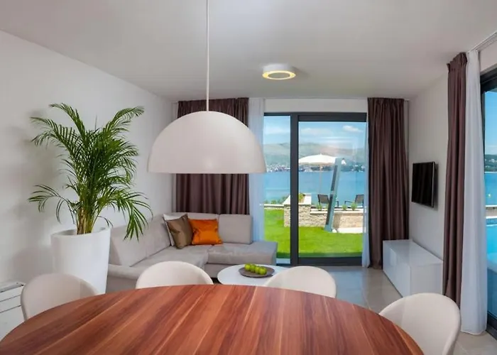 Seaview Ciovo Deluxe Dva 6 Beautiful Bedrooms Villa *