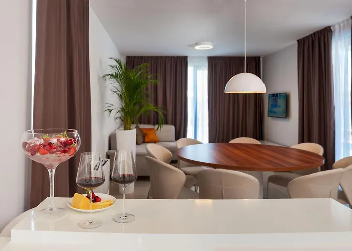 Seaview Ciovo Deluxe Dva 6 Beautiful Bedrooms Villa *