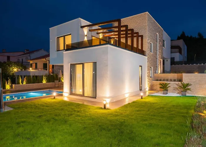 Willa Seaview Ciovo Deluxe Dva 6 Beautiful Bedrooms Trogir