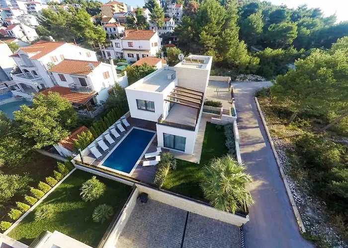 Willa Seaview Ciovo Deluxe Dva 6 Beautiful Bedrooms