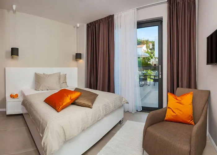 Willa Seaview Ciovo Deluxe Dva 6 Beautiful Bedrooms *