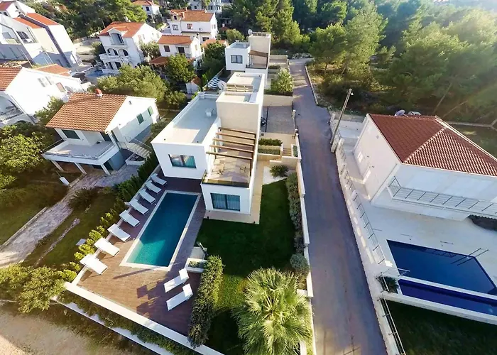 Willa Seaview Ciovo Deluxe Dva 6 Beautiful Bedrooms