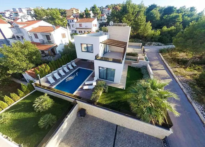 Willa Seaview Ciovo Deluxe Dva 6 Beautiful Bedrooms *