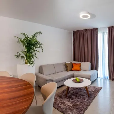 Seafront Ciovo Deluxe Dva 6 Beautiful Bedrooms Private Pools Sea Front - Sauna Villa