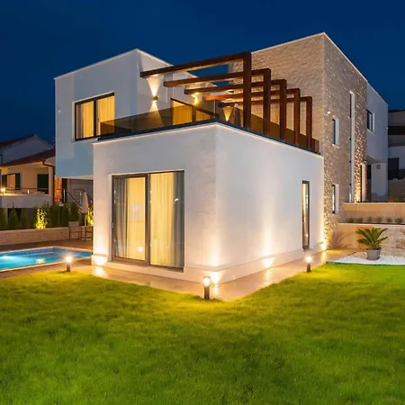 Seafront Ciovo Deluxe Dva 6 Beautiful Bedrooms Private Pools Sea Front - Sauna Villa
