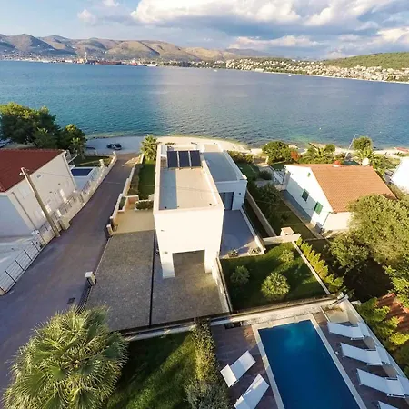 Villa Seafront Ciovo Deluxe Dva 6 Beautiful Bedrooms Private Pools Sea Front - Sauna Trogir