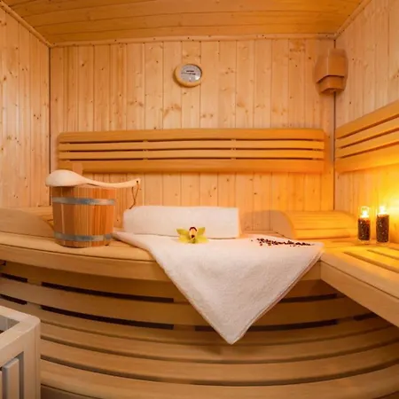 Seafront Ciovo Deluxe Dva 6 Beautiful Bedrooms Private Pools Sea Front - Sauna *