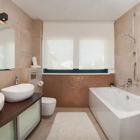 Seafront Ciovo Deluxe Dva 6 Beautiful Bedrooms Private Pools Sea Front - Sauna Villa Trogir