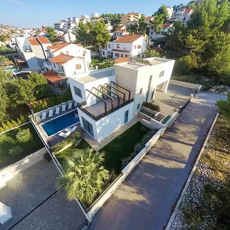 Seafront Ciovo Deluxe Dva 6 Beautiful Bedrooms Private Pools Sea Front - Sauna Villa