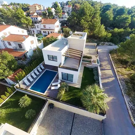 Seafront Ciovo Deluxe Dva 6 Beautiful Bedrooms Private Pools Sea Front - Sauna * Trogir