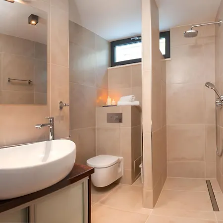 Seaview Ciovo Deluxe Dva 6 Beautiful Bedrooms فيلة تروغير