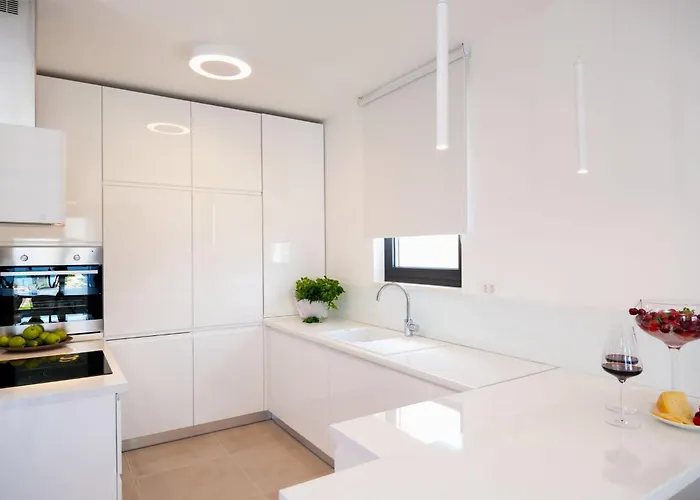 Seaview Ciovo Deluxe Dva 6 Beautiful Bedrooms