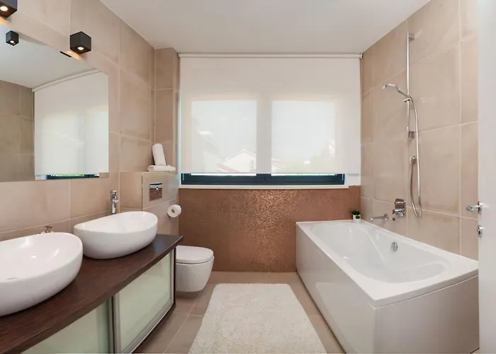 Seaview Ciovo Deluxe Dva 6 Beautiful Bedrooms Trogir