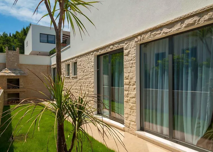 Villa Seaview Ciovo Deluxe Dva 6 Beautiful Bedrooms