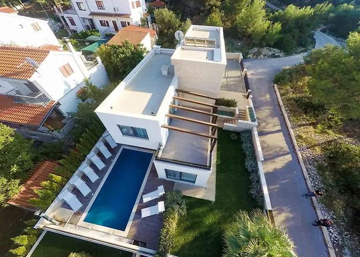 Seaview Ciovo Deluxe Dva 6 Beautiful Bedrooms Villa *