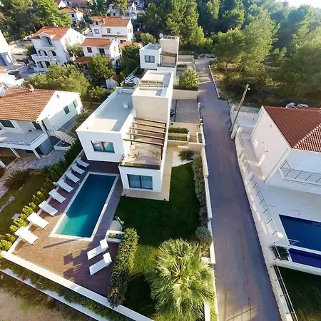 Villa Seaview Ciovo Deluxe Dva 6 Beautiful Bedrooms